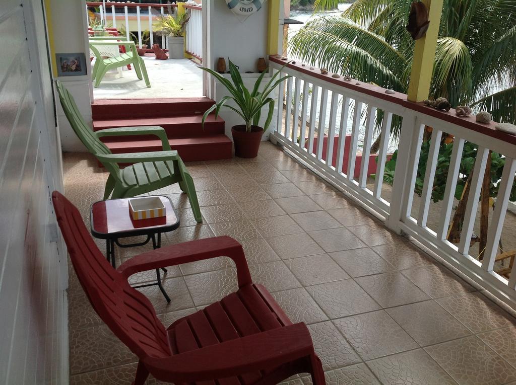 Rainbow Beach Apartments & Rooms Calibishie Room photo